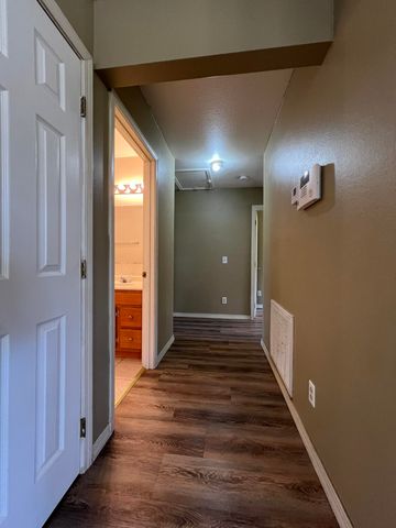 103 W 9th Street, Willow Springs, MO 65793