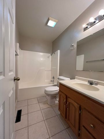 103 W 9th Street, Willow Springs, MO 65793