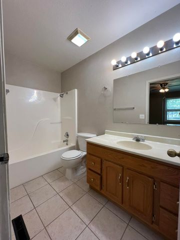 103 W 9th Street, Willow Springs, MO 65793