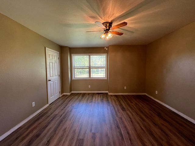 103 W 9th Street, Willow Springs, MO 65793