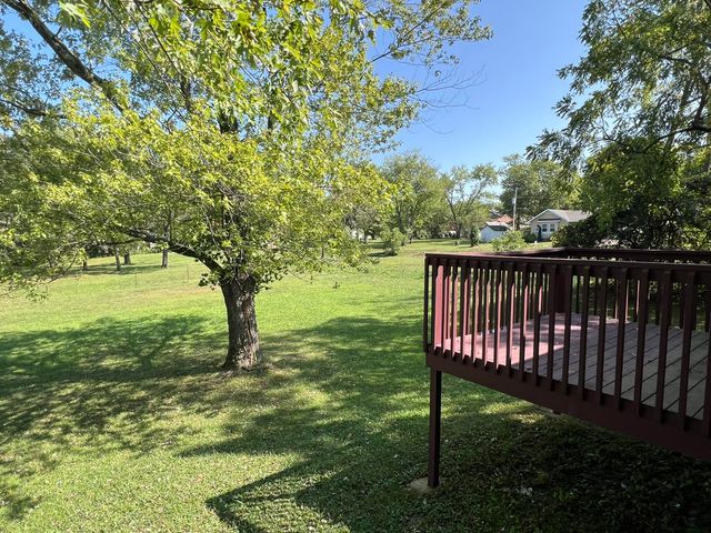 103 W 9th Street, Willow Springs, MO 65793