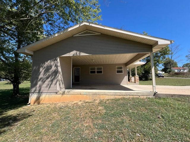 103 W 9th Street, Willow Springs, MO 65793