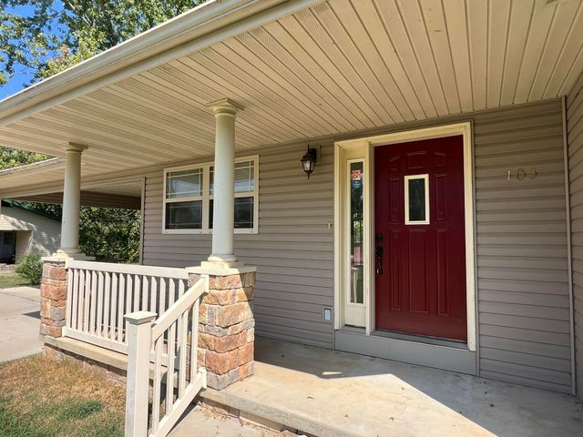 103 W 9th Street, Willow Springs, MO 65793