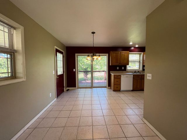 103 W 9th Street, Willow Springs, MO 65793