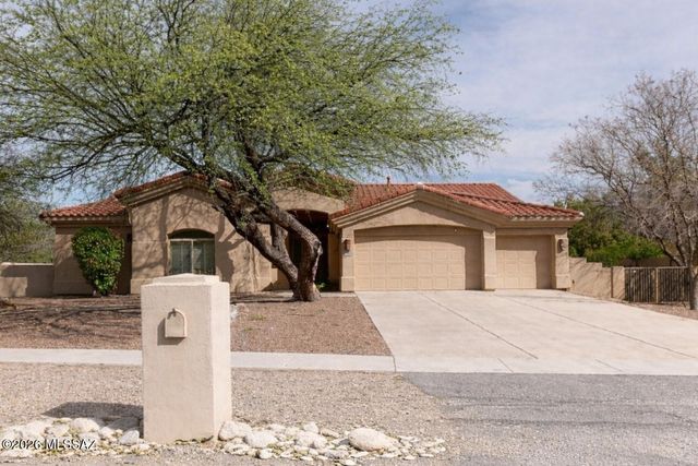 2470 N Castle Rock Drive, Tucson, AZ 85749