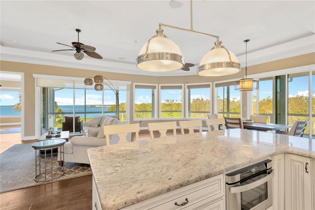 511 SEAVIEW DRIVE, Tarpon Springs, FL 34689