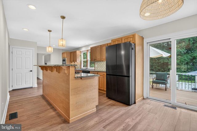 46 GREENWOOD DR, Blackwood, NJ 08012
