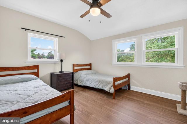 46 GREENWOOD DR, Blackwood, NJ 08012