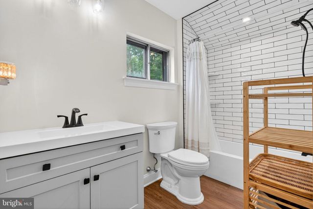 46 GREENWOOD DR, Blackwood, NJ 08012