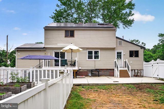 46 GREENWOOD DR, Blackwood, NJ 08012
