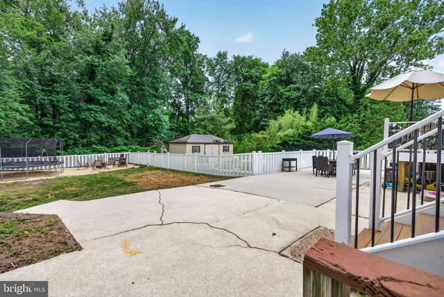 46 GREENWOOD DR, Blackwood, NJ 08012