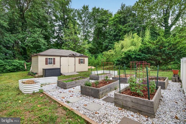 46 GREENWOOD DR, Blackwood, NJ 08012