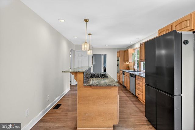 46 GREENWOOD DR, Blackwood, NJ 08012
