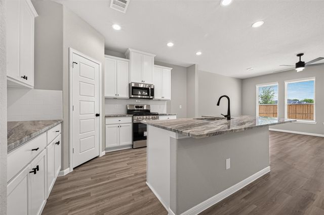1435 Terry Roberts Drive, Angleton, TX 77515