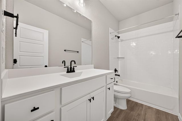 1435 Terry Roberts Drive, Angleton, TX 77515
