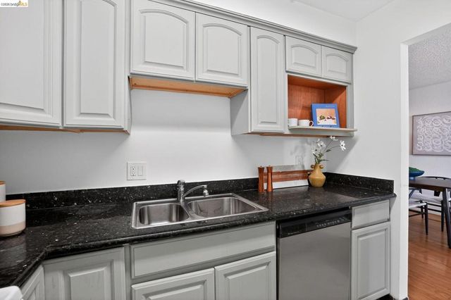 801 801 Franklin 1119, Oakland, CA 94607