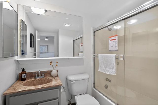 801 801 Franklin 1119, Oakland, CA 94607