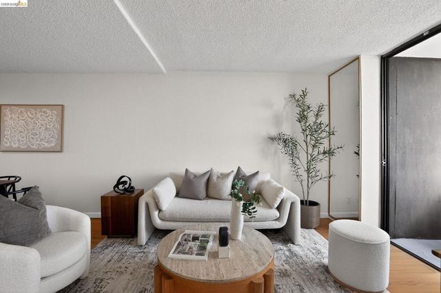 801 801 Franklin 1119, Oakland, CA 94607