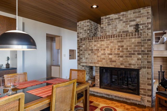 2136 WHITE SWAN DRIVE, Oshkosh, WI 54901