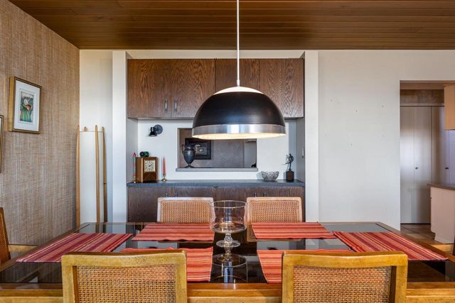 2136 WHITE SWAN DRIVE, Oshkosh, WI 54901