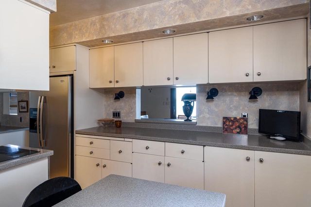 2136 WHITE SWAN DRIVE, Oshkosh, WI 54901