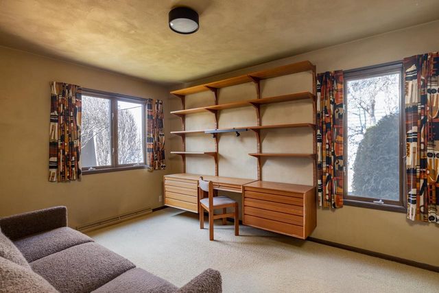 2136 WHITE SWAN DRIVE, Oshkosh, WI 54901