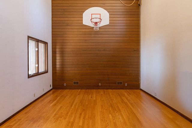 2136 WHITE SWAN DRIVE, Oshkosh, WI 54901