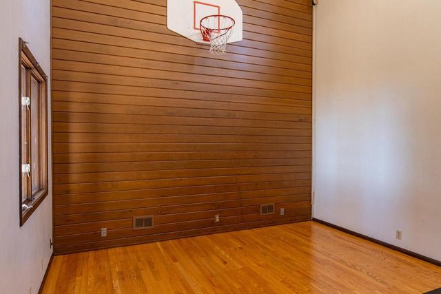 2136 WHITE SWAN DRIVE, Oshkosh, WI 54901