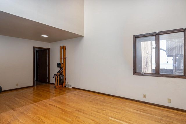 2136 WHITE SWAN DRIVE, Oshkosh, WI 54901