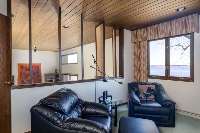 2136 WHITE SWAN DRIVE, Oshkosh, WI 54901