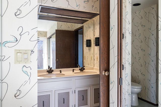 2136 WHITE SWAN DRIVE, Oshkosh, WI 54901