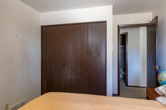 2136 WHITE SWAN DRIVE, Oshkosh, WI 54901