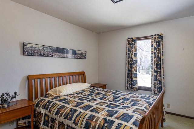 2136 WHITE SWAN DRIVE, Oshkosh, WI 54901