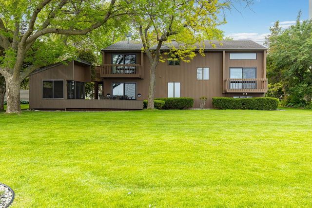 2136 WHITE SWAN DRIVE, Oshkosh, WI 54901