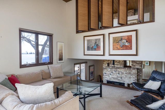 2136 WHITE SWAN DRIVE, Oshkosh, WI 54901