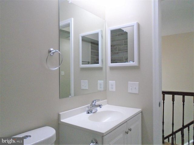 1914 DUFFIELD LN, Alexandria, VA 22307