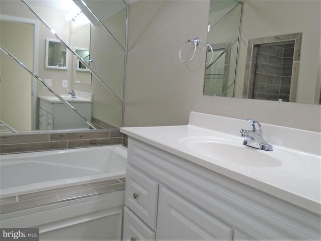 1914 DUFFIELD LN, Alexandria, VA 22307