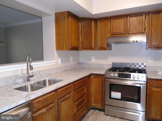 1914 DUFFIELD LN, Alexandria, VA 22307