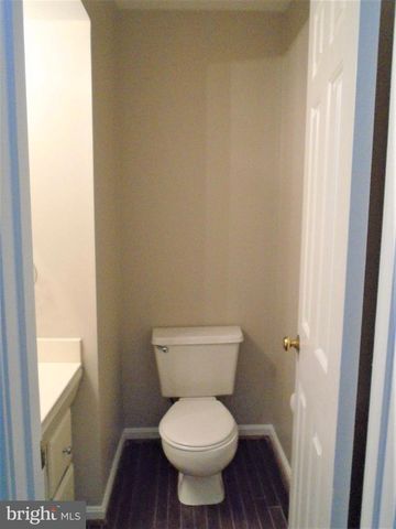 1914 DUFFIELD LN, Alexandria, VA 22307