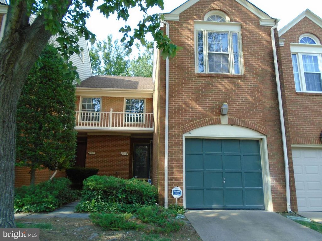 1914 DUFFIELD LN, Alexandria, VA 22307