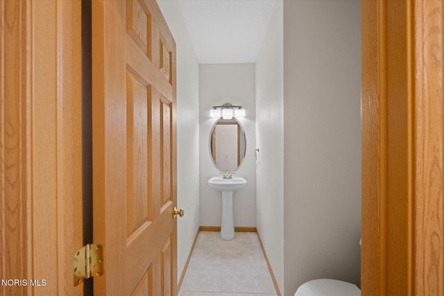 1163 Meadowlark Lane, Bowling Green, OH 43402