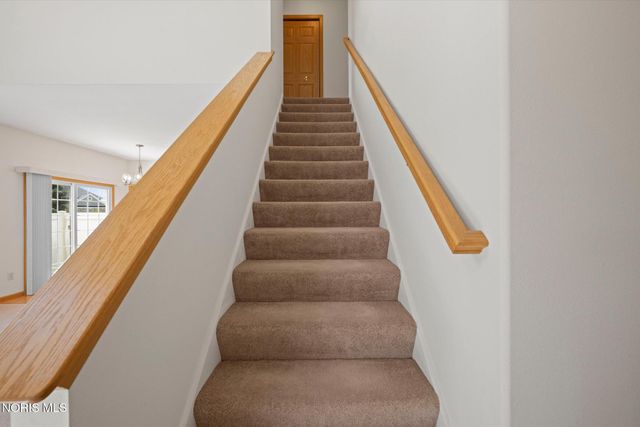 1163 Meadowlark Lane, Bowling Green, OH 43402