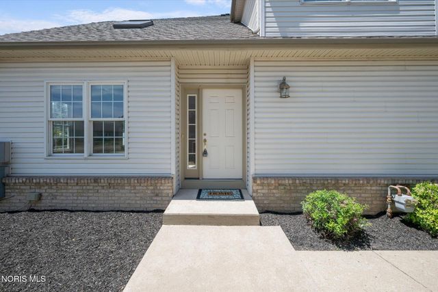 1163 Meadowlark Lane, Bowling Green, OH 43402