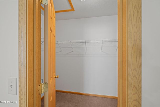 1163 Meadowlark Lane, Bowling Green, OH 43402