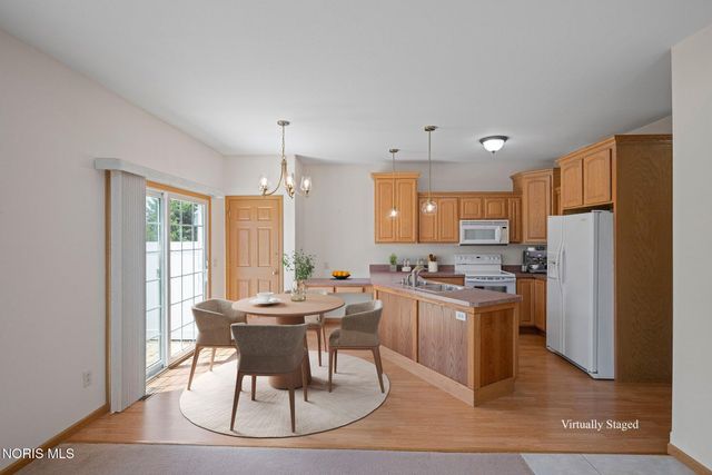 1163 Meadowlark Lane, Bowling Green, OH 43402