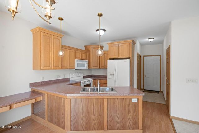 1163 Meadowlark Lane, Bowling Green, OH 43402