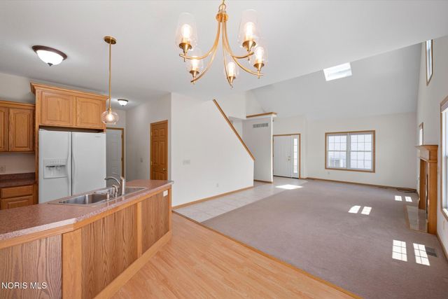 1163 Meadowlark Lane, Bowling Green, OH 43402