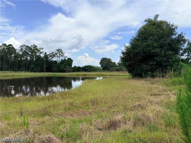 925 Purple Martin DR, Naples, FL 34120