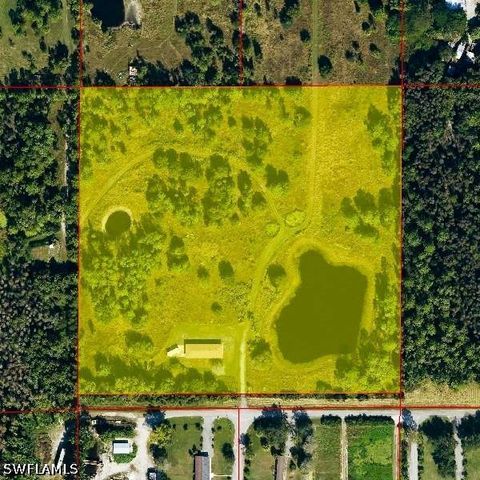 925 Purple Martin DR, Naples, FL 34120