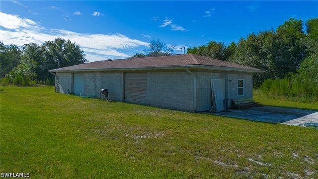 925 Purple Martin DR, Naples, FL 34120